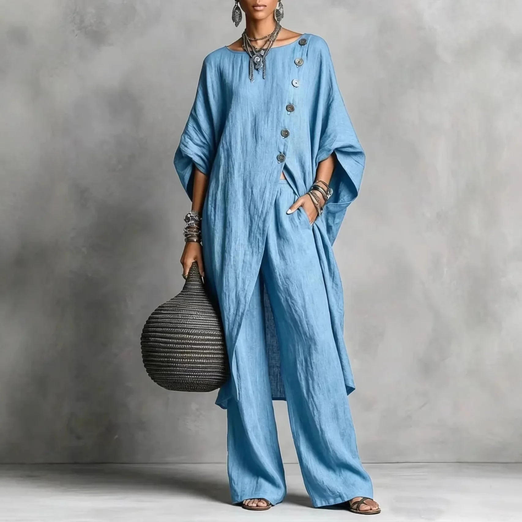 Women's vintage-inspired loungewear set featuring a batwing sleeve tunic and wide-leg pants, perfect for casual relaxation and comfort. 3