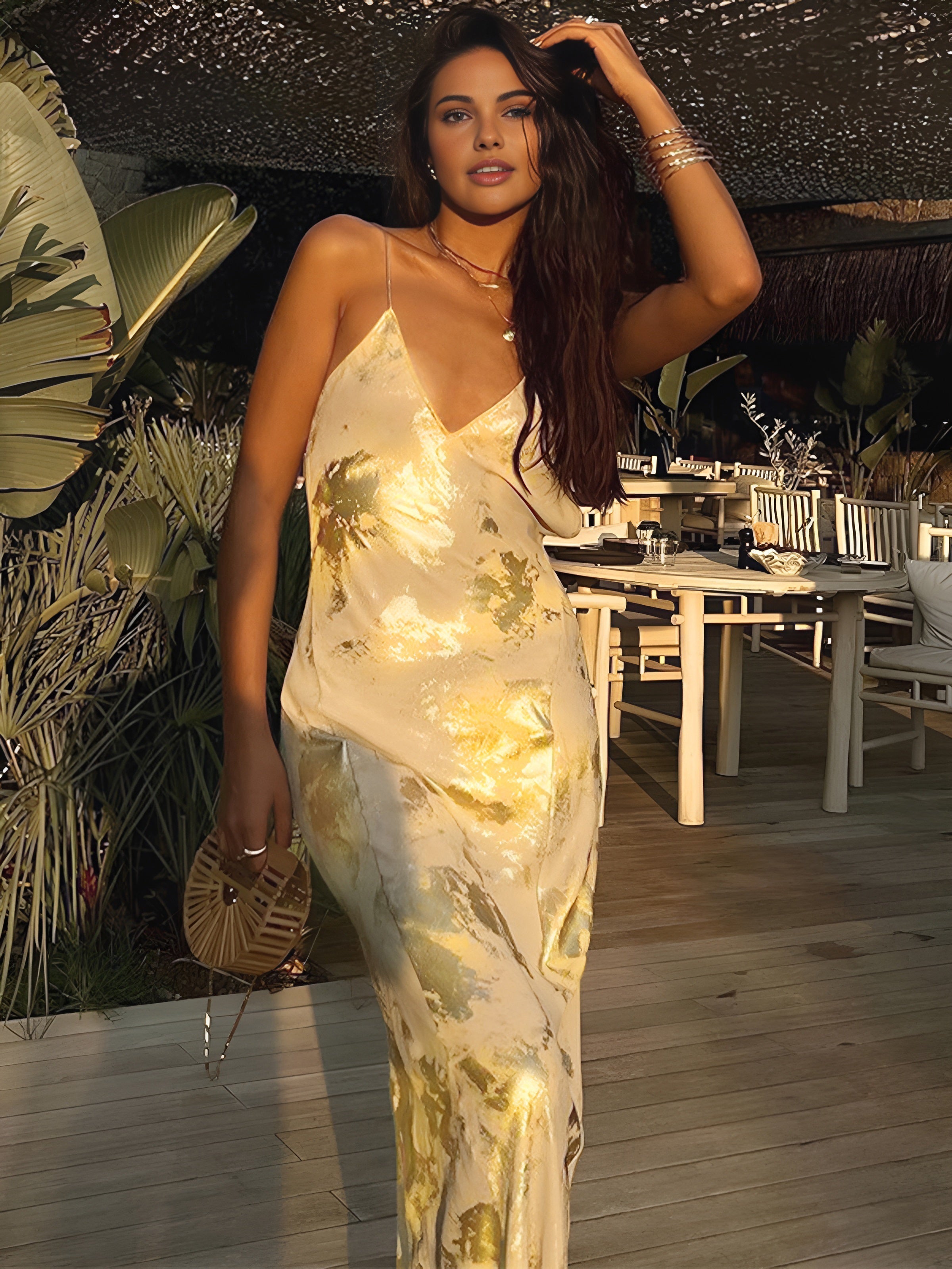 Backless jersey maxi dress with V-neck sleeveless design in elegant black, perfect for women’s formal and casual occasions. 3