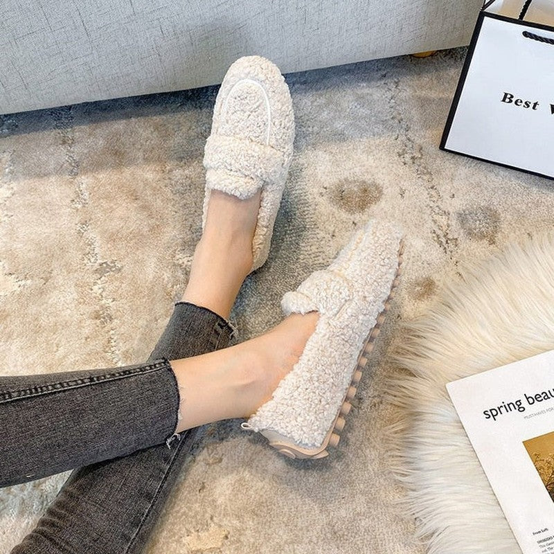 Cushioned slippers with plush lining in black, beige, and brown, featuring a closed-toe slip-on design for ultimate comfort and style. 3