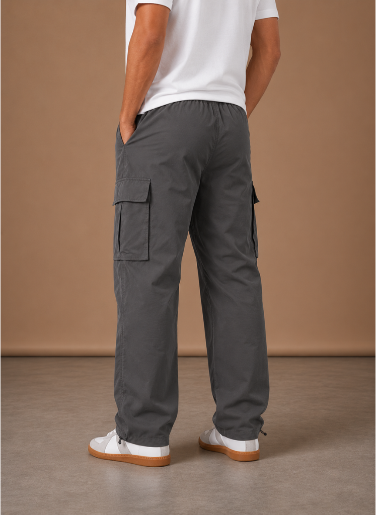 Men's cargo pants featuring utility pockets and a relaxed fit, designed for comfort and versatility, perfect for casual outings and outdoor activities. 1