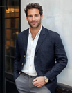 Men's linen blazer jacket featuring a tailored fit and breathable fabric, perfect for smart casual summer wear. 3