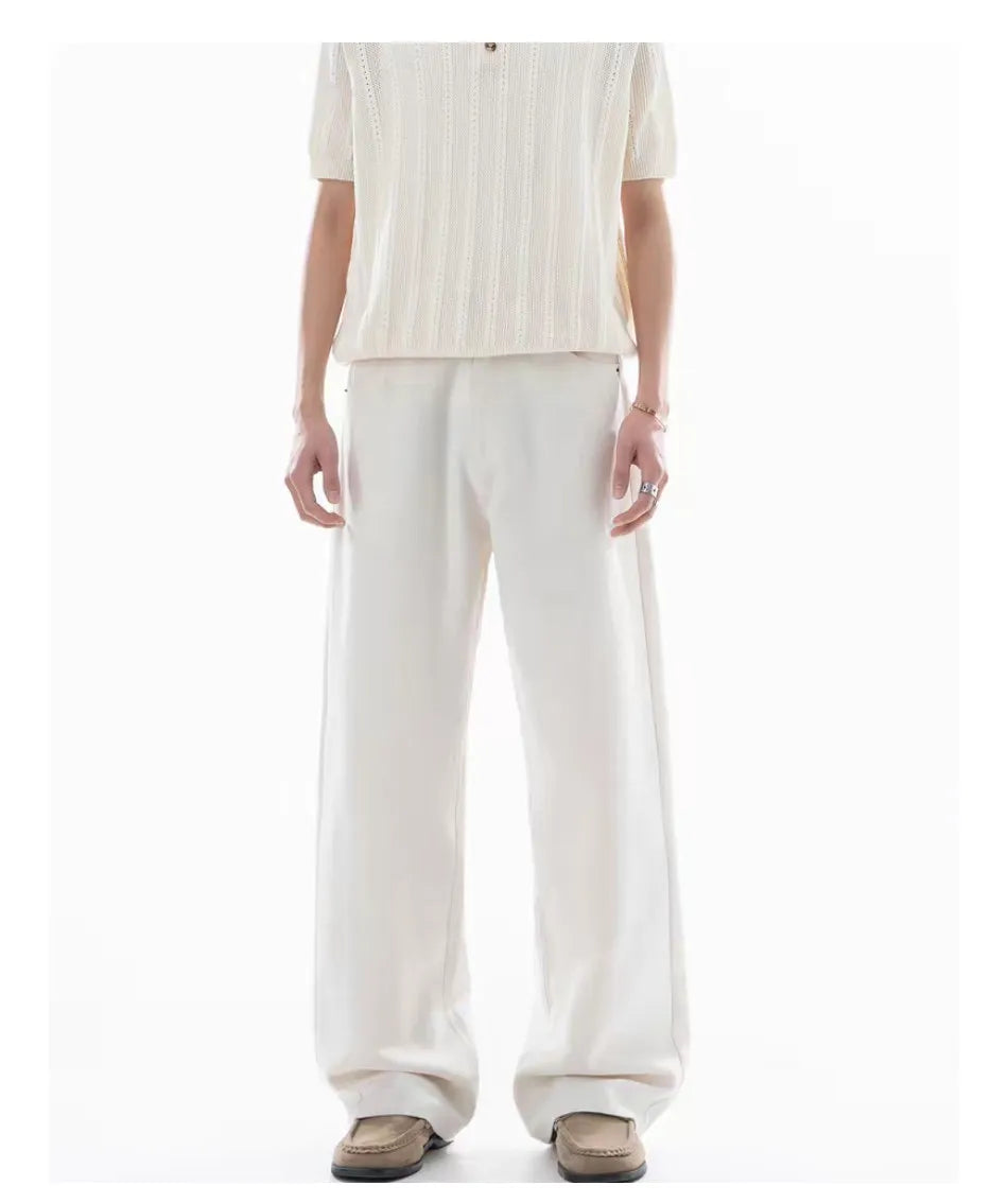 Men's linen trousers with a relaxed fit, perfect for summer; breathable fabric ideal for casual and work wear, featuring a comfortable style and versatile design. 3