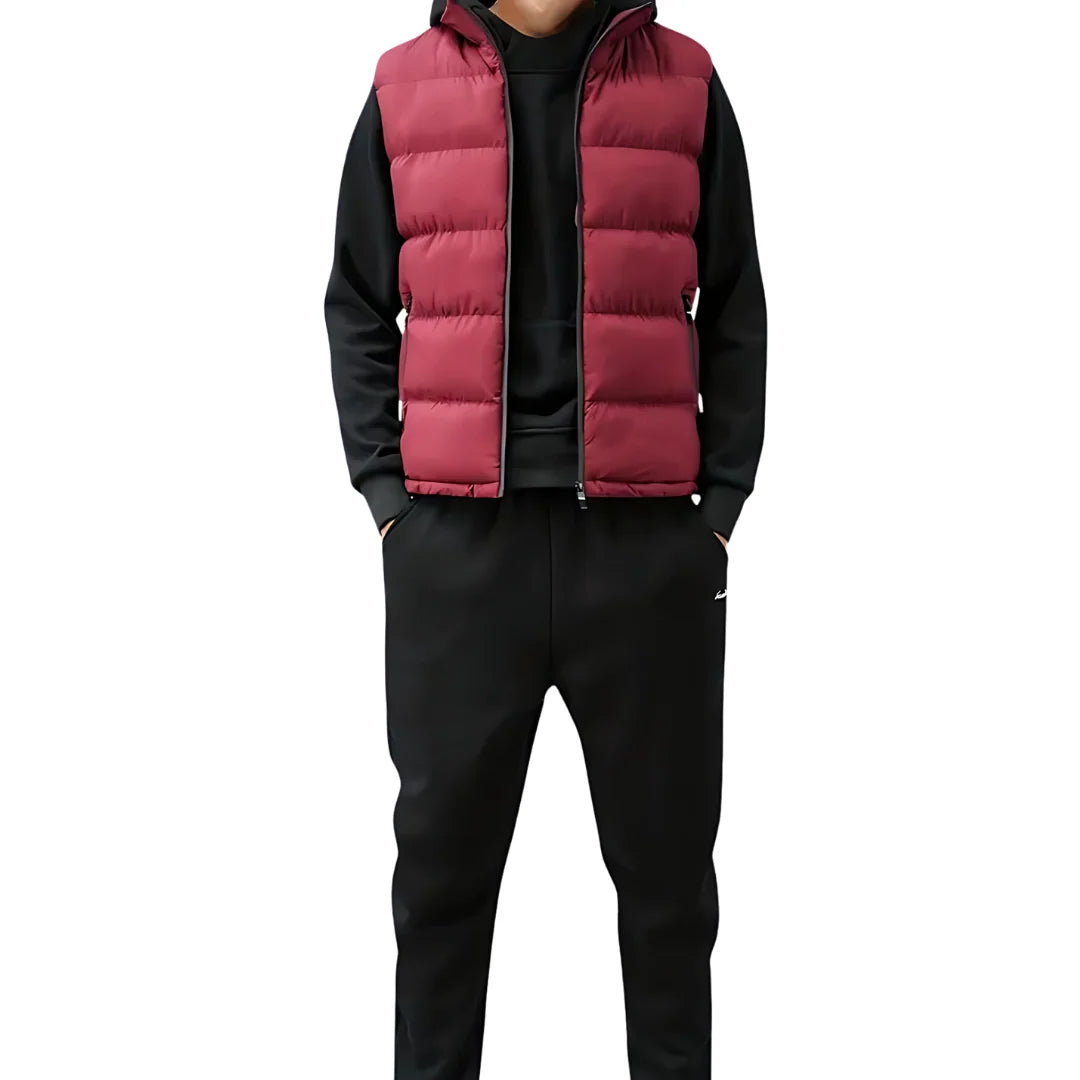 Men's quilted vest featuring functional pockets and a modern design, perfect for lightweight layering during transitional seasons. 4