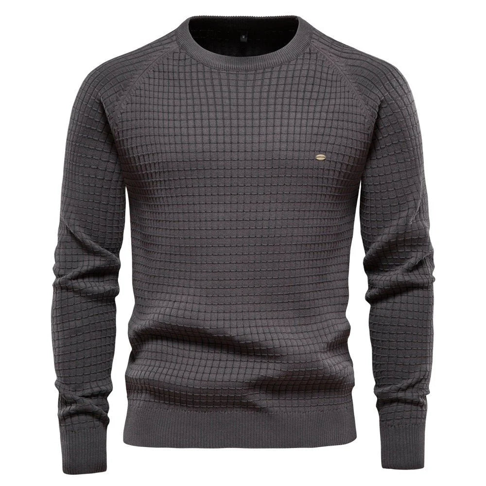 Men's textured sweater with long sleeves, perfect for warm casual winter style, showcasing a stylish knit design. 2