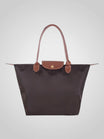 Elegant women's shoulder bag made of high-quality synthetic leather, featuring a spacious interior for everyday essentials and a chic design perfect for any occasion. 6