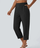 Women's cropped pants featuring a high-rise waistband made from a breathable cotton-linen blend, ideal for casual wear and stylish comfort. 1