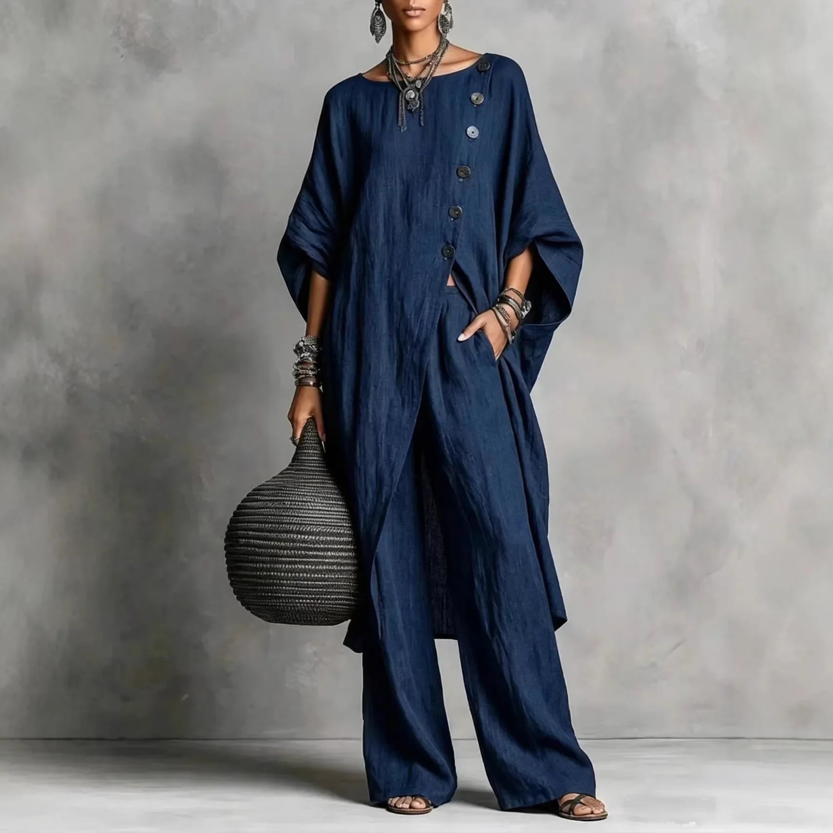 Women's vintage-inspired loungewear set featuring a batwing sleeve tunic and wide-leg pants, perfect for casual relaxation and comfort. 2
