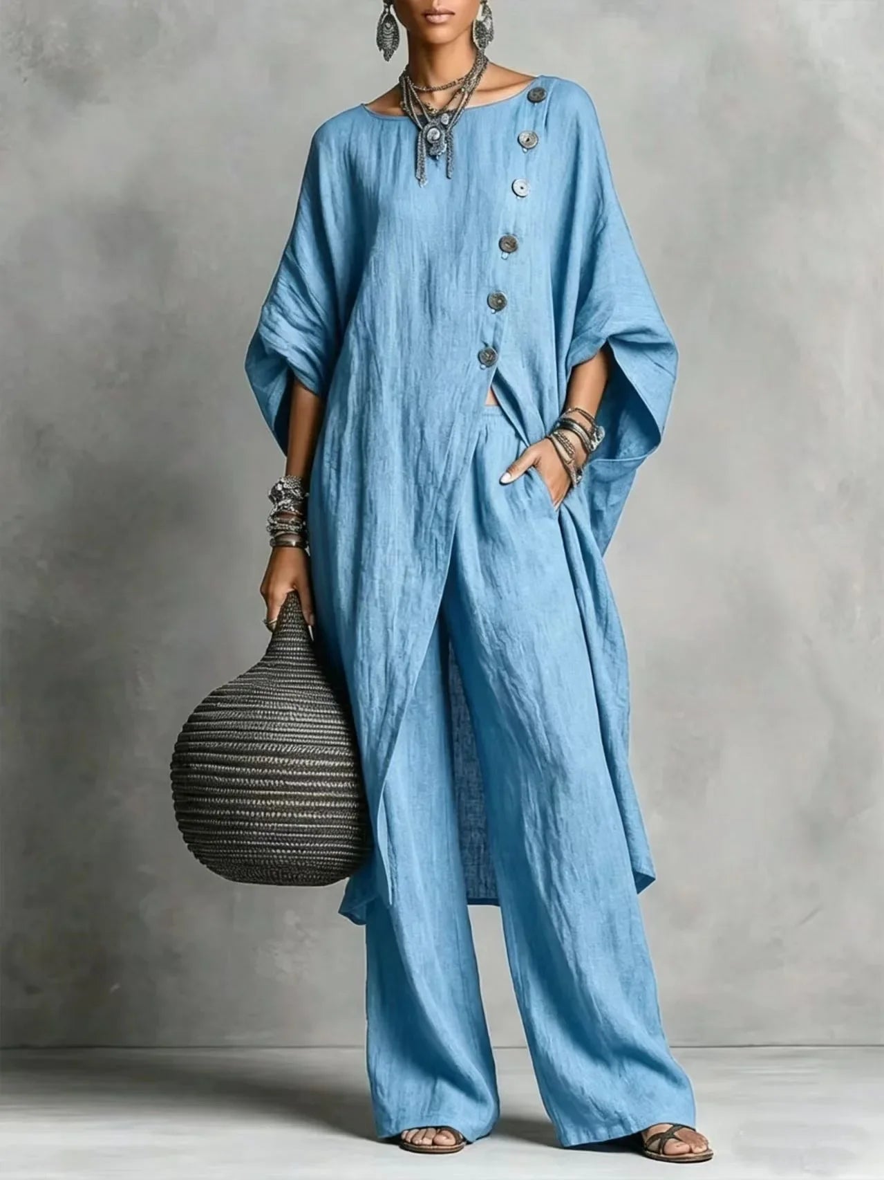 Women's vintage-inspired loungewear set featuring a batwing sleeve tunic and wide-leg pants, perfect for casual relaxation and comfort. 8