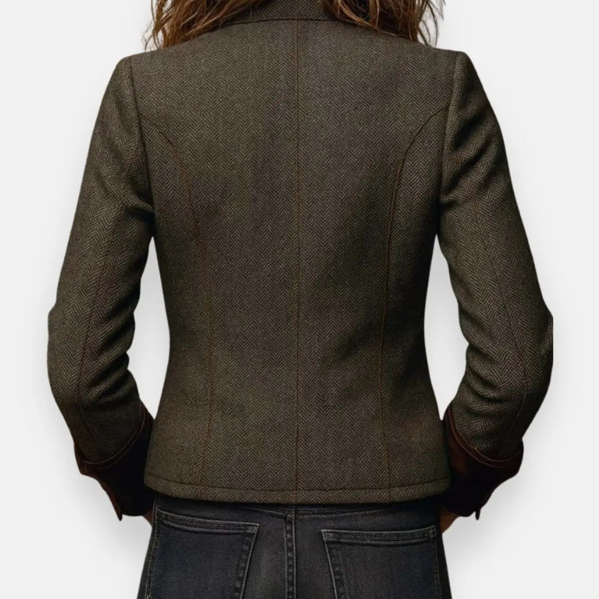 Women's quilted jacket featuring a luxurious velvet trim and elegant gold button detail, designed in a stylish herringbone tweed pattern. 4