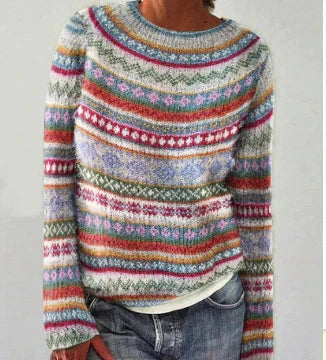 Women's relaxed fit sweater with crew neck, featuring a soft fabric ideal for both casual and office wear, available in versatile colors. 2