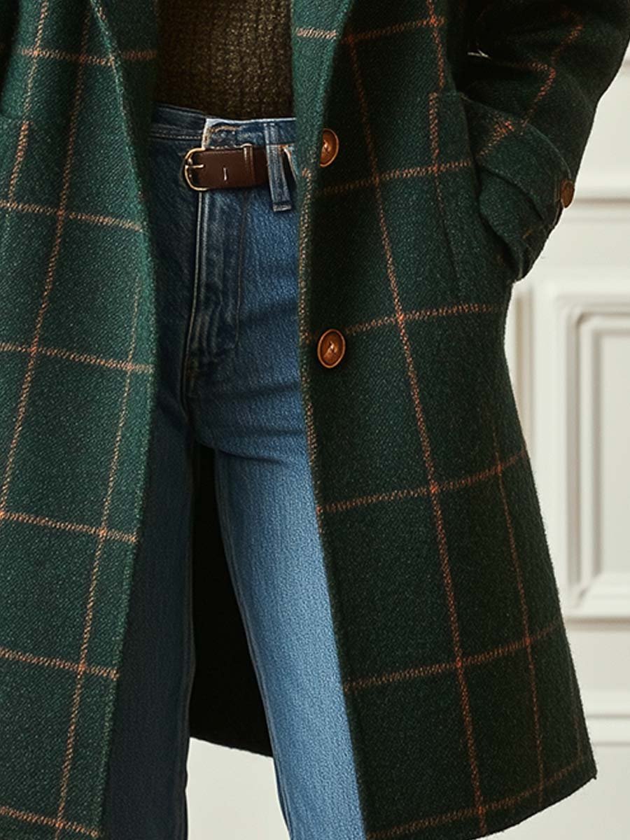 Elegant women's wool check coat featuring a soft lining and stylish lapel collar, perfect for winter outerwear. 6